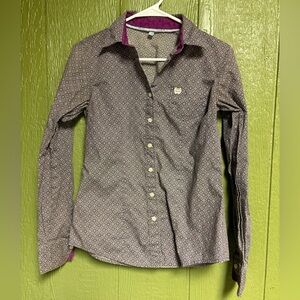 Cinch button down small